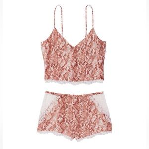 VICTORIA'S SECRET
Stretch Modal Cropped Cami Set